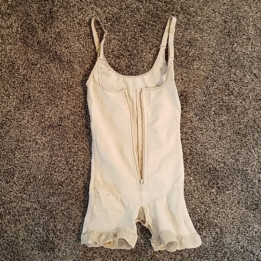 Waist shaperz Medium booty shorts body shaper
